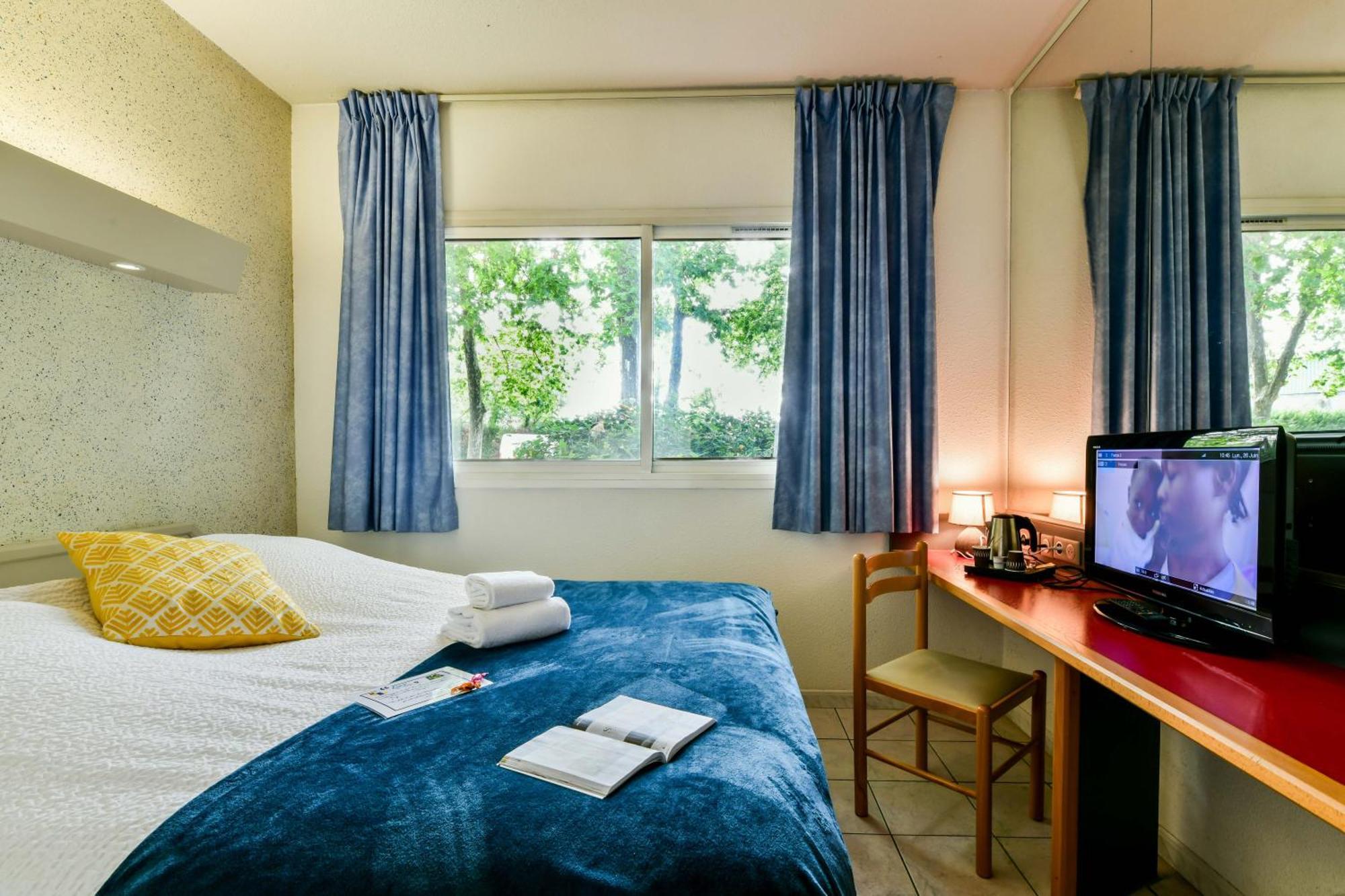Logis Hotel & Restaurant Ludik Bergerac Bagian luar foto